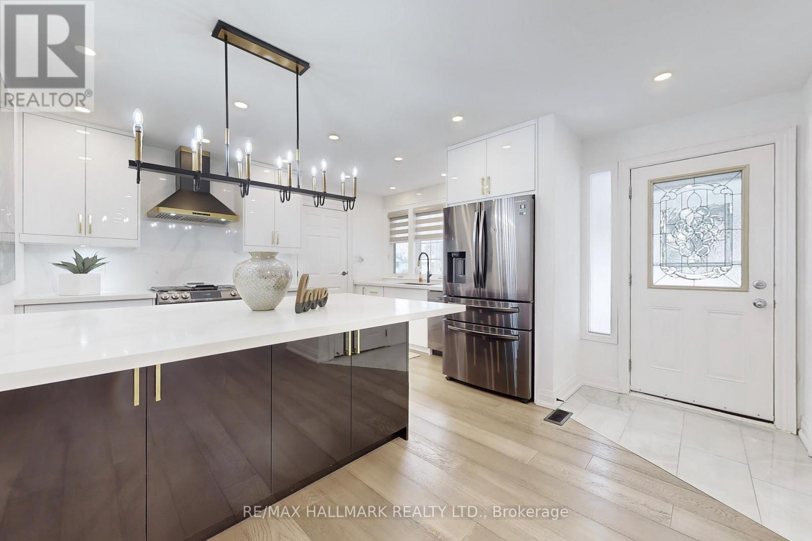 24 Cresser Avenue, Whitby, Ontario  L1P 1J8 - Photo 13 - E12939376