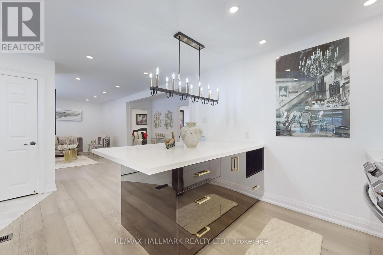 24 Cresser Avenue, Whitby, Ontario  L1P 1J8 - Photo 15 - E12939376