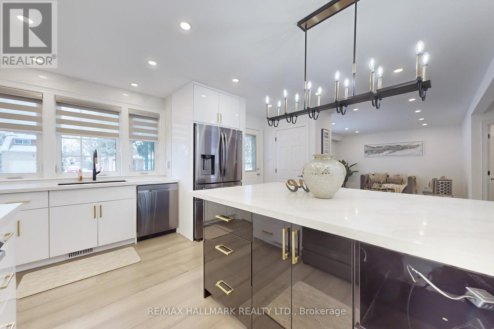 24 Cresser Avenue, Whitby, Ontario  L1P 1J8 - Photo 16 - E12939376