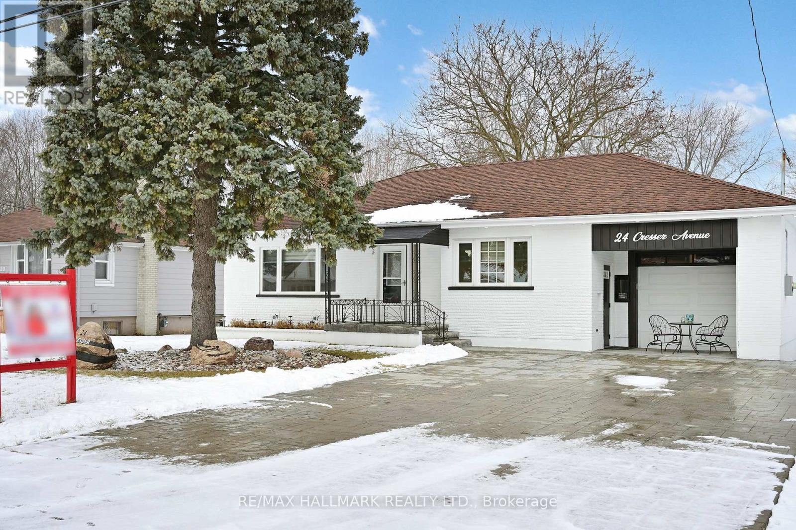 24 Cresser Avenue, Whitby, Ontario  L1P 1J8 - Photo 2 - E12939376