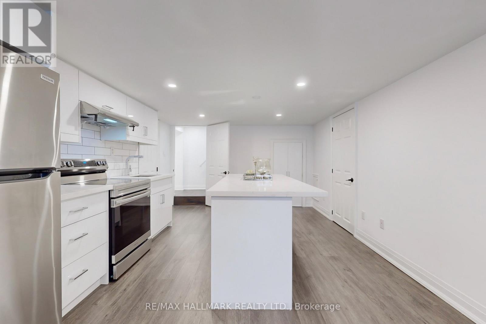 24 Cresser Avenue, Whitby, Ontario  L1P 1J8 - Photo 38 - E12939376