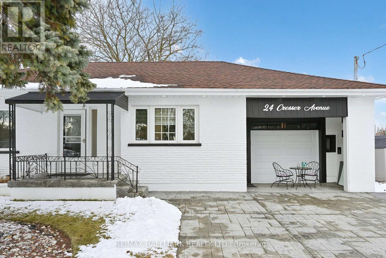 24 Cresser Avenue, Whitby, Ontario  L1P 1J8 - Photo 5 - E12939376