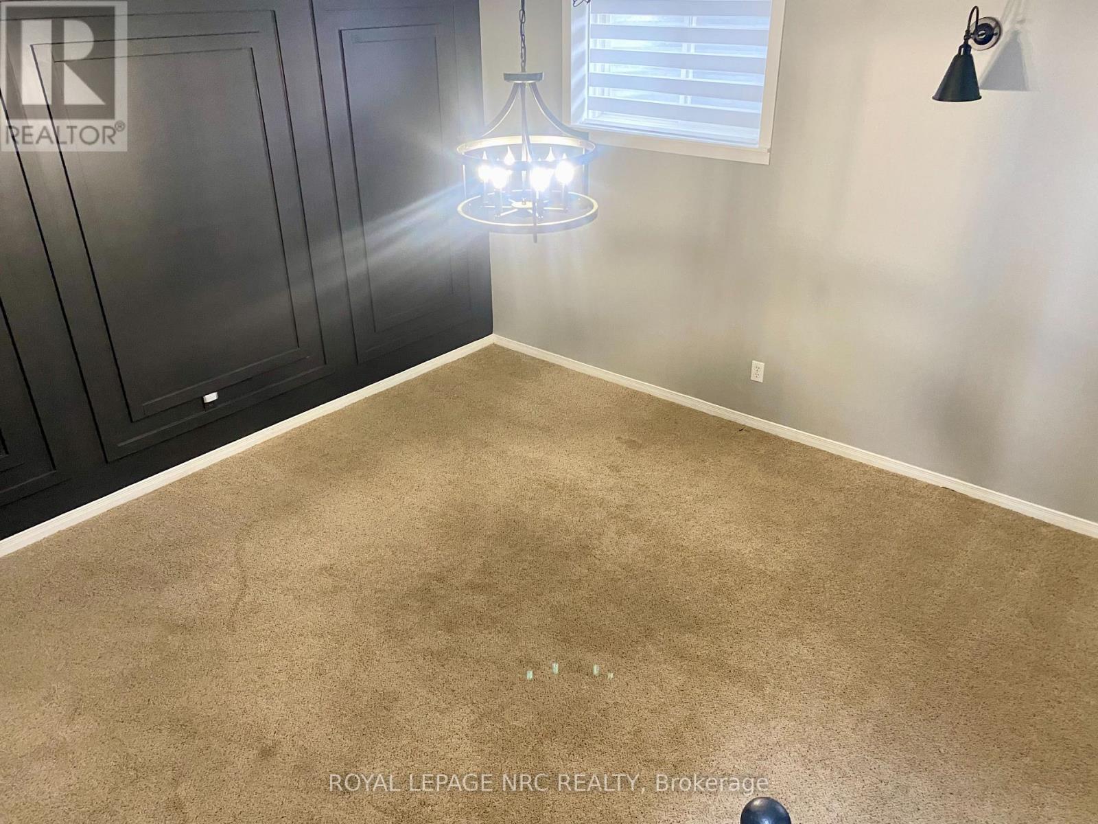 3681 Sussex Lane, Fort Erie (Black Creek), Ontario  L0S 1S0 - Photo 10 - X12939318