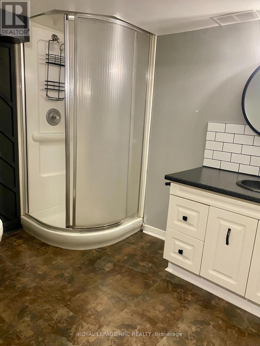 3681 Sussex Lane, Fort Erie (Black Creek), Ontario  L0S 1S0 - Photo 15 - X12939318