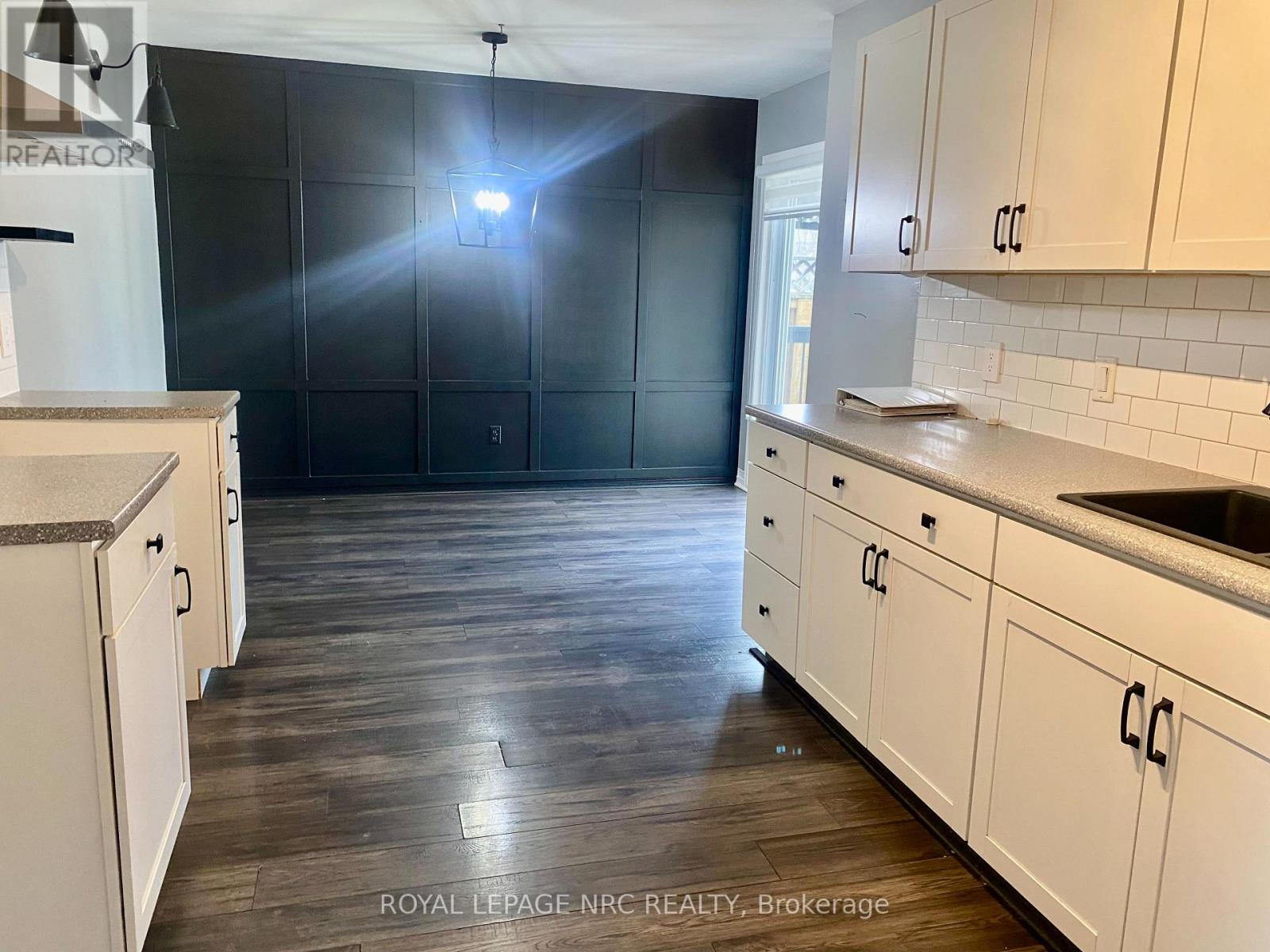 3681 Sussex Lane, Fort Erie (Black Creek), Ontario  L0S 1S0 - Photo 7 - X12939318