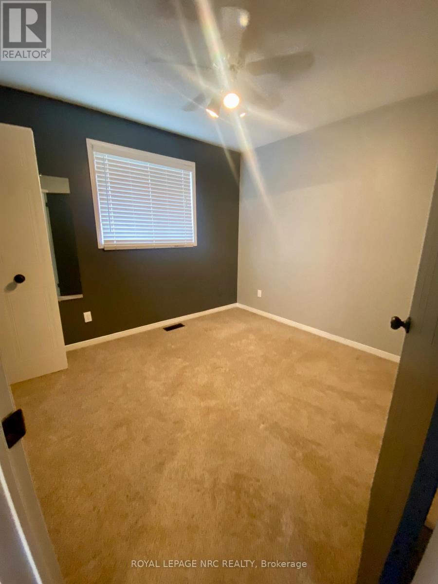 3681 Sussex Lane, Fort Erie (Black Creek), Ontario  L0S 1S0 - Photo 9 - X12939318