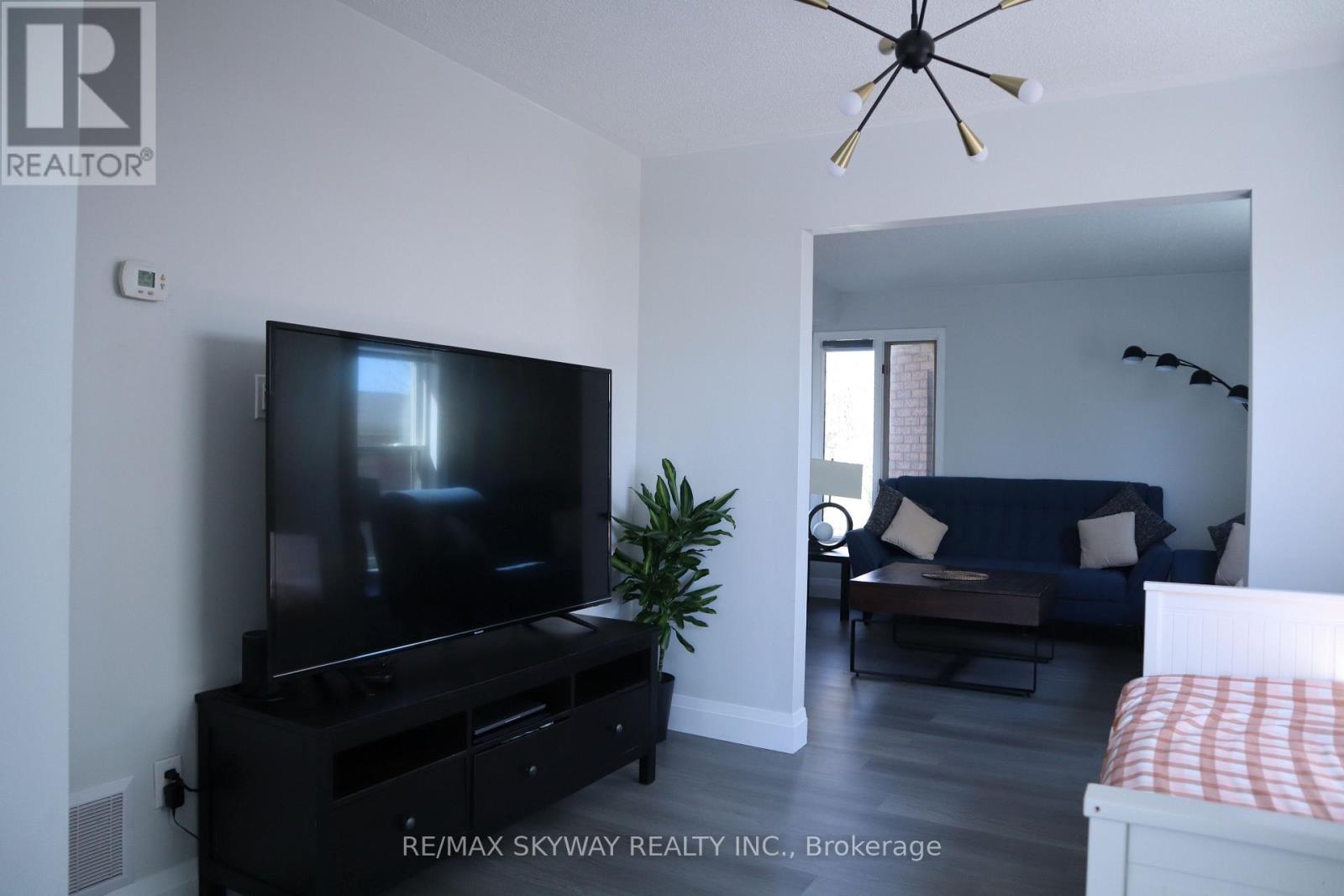 10 Elephant Hill Drive, Clarington, Ontario L1C 4M5 - Photo 5 - E12876668