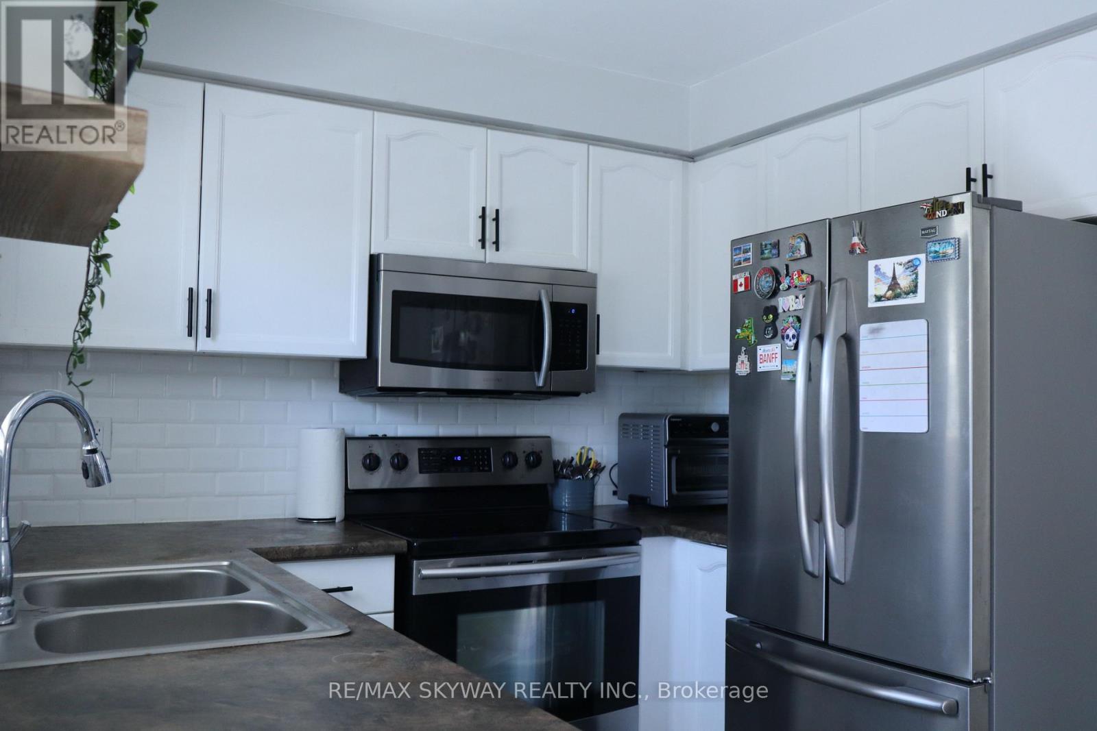 10 Elephant Hill Drive, Clarington, Ontario L1C 4M5 - Photo 8 - E12876668