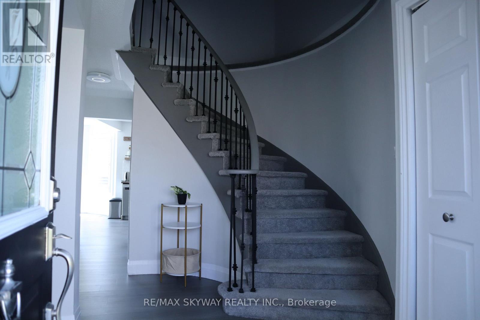 10 Elephant Hill Drive, Clarington, Ontario L1C 4M5 - Photo 4 - E12876668