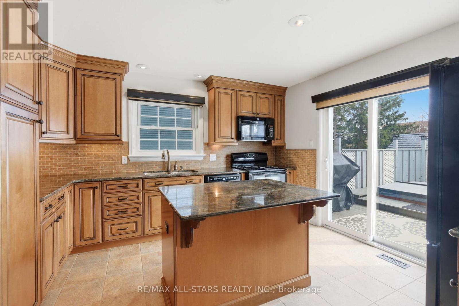 154 Brock Street E, Uxbridge, Ontario  L9P 1K5 - Photo 5 - N12939314