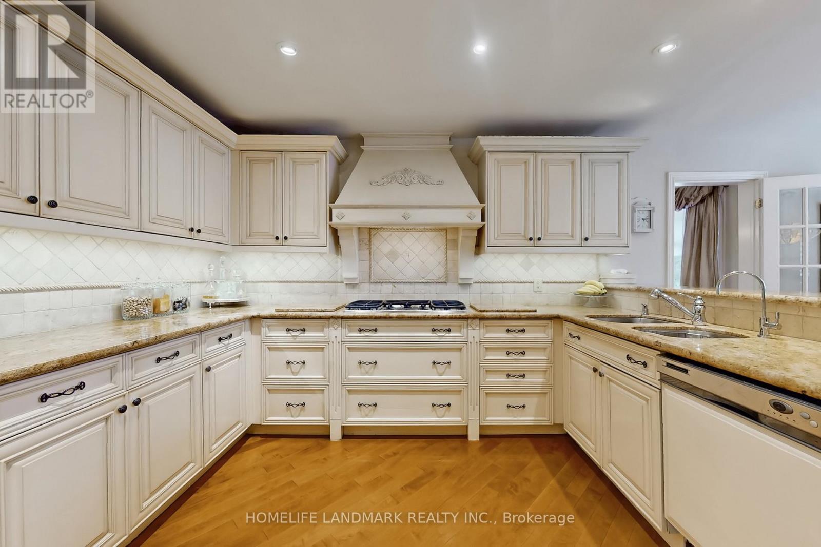 8 Prescott Court, Markham, Ontario  L3T 5W7 - Photo 13 - N12939316