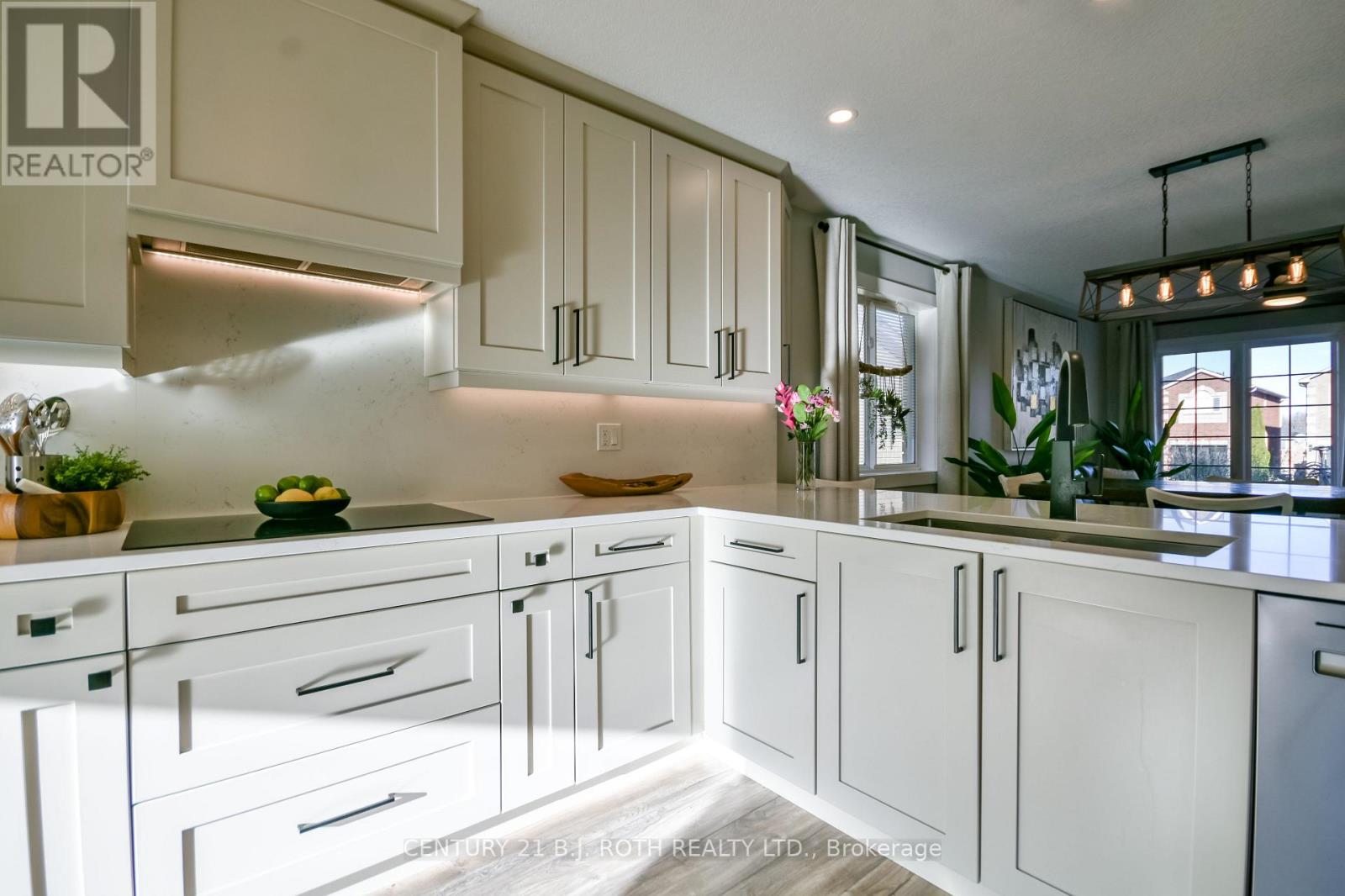 27 Claire Drive, Barrie (Painswick South), Ontario  L4N 5Y1 - Photo 14 - S12939268