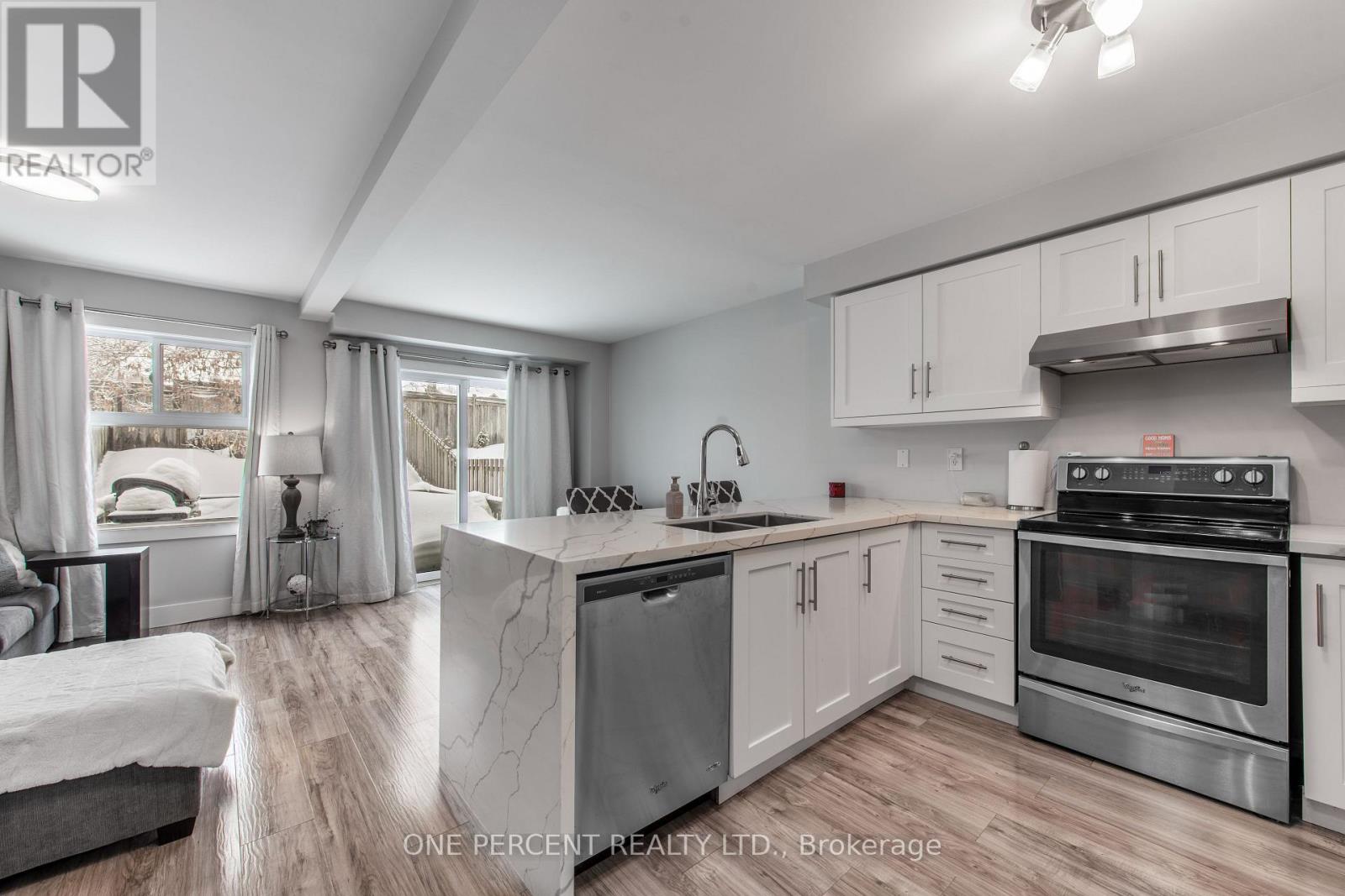 67 Hawthorne Crescent, Barrie, Ontario  L4N 9Y8 - Photo 9 - S12939308