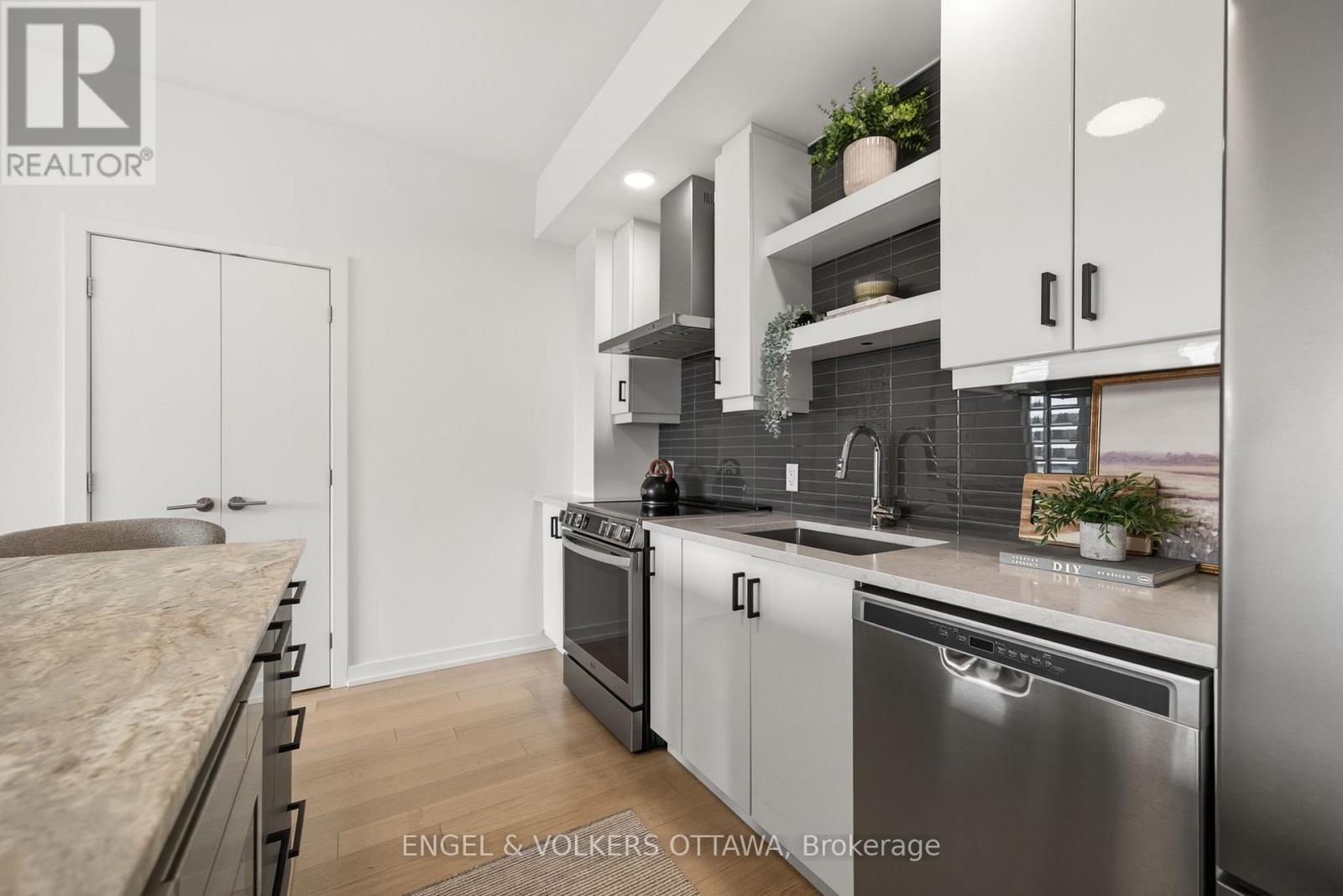 317 - 320 Miwate Private, Ottawa, Ontario  K1R 0E1 - Photo 9 - X12915024