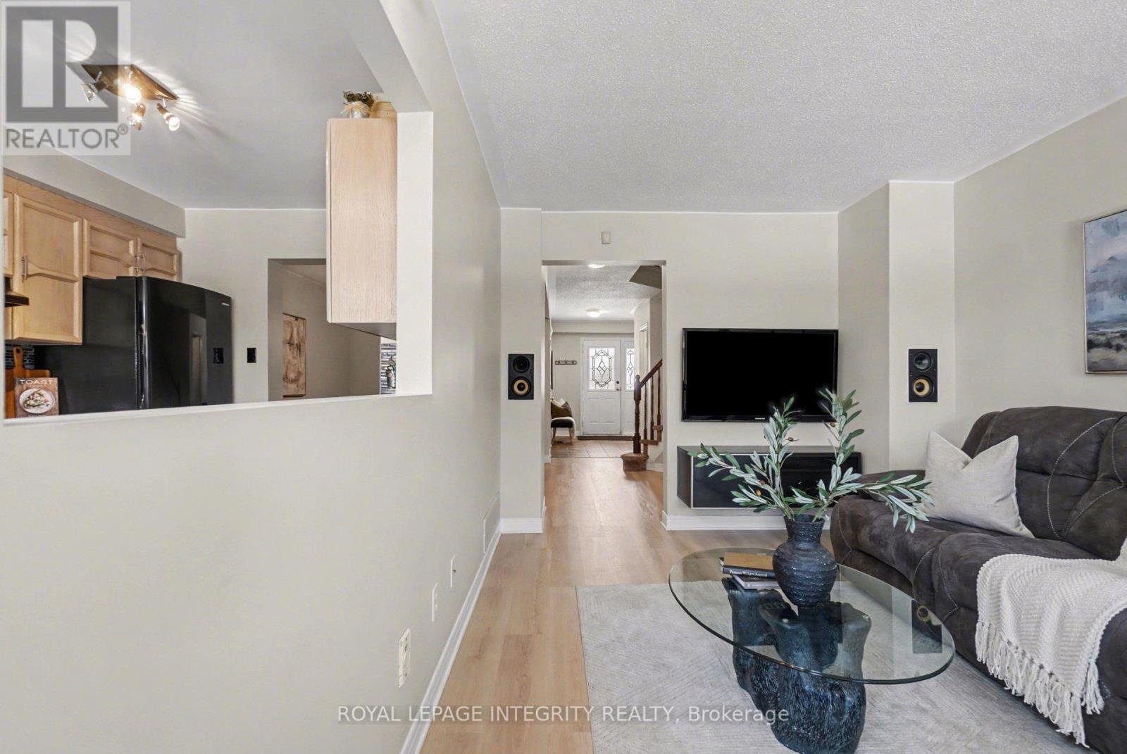 52 Blackdome Crescent, Ottawa, Ontario  K2T 1A9 - Photo 7 - X12938702