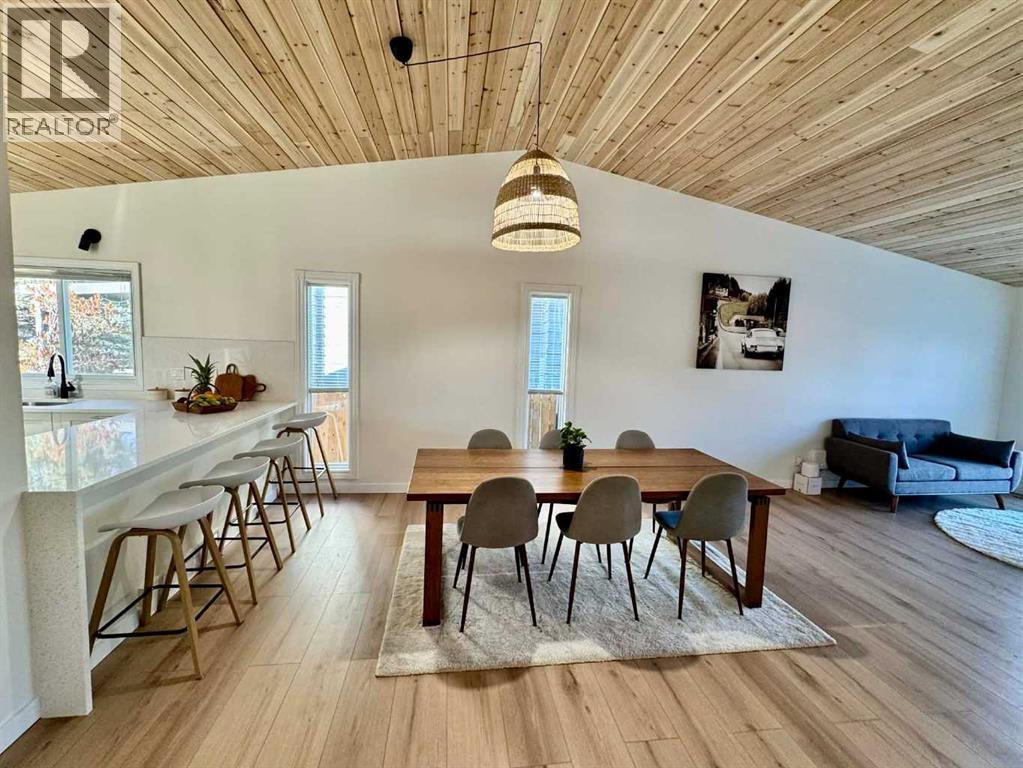 303 Woodside Place, Okotoks, Alberta  T1S 1L9 - Photo 11 - A2285284