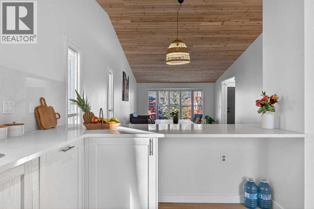 303 Woodside Place, Okotoks, Alberta  T1S 1L9 - Photo 16 - A2285284