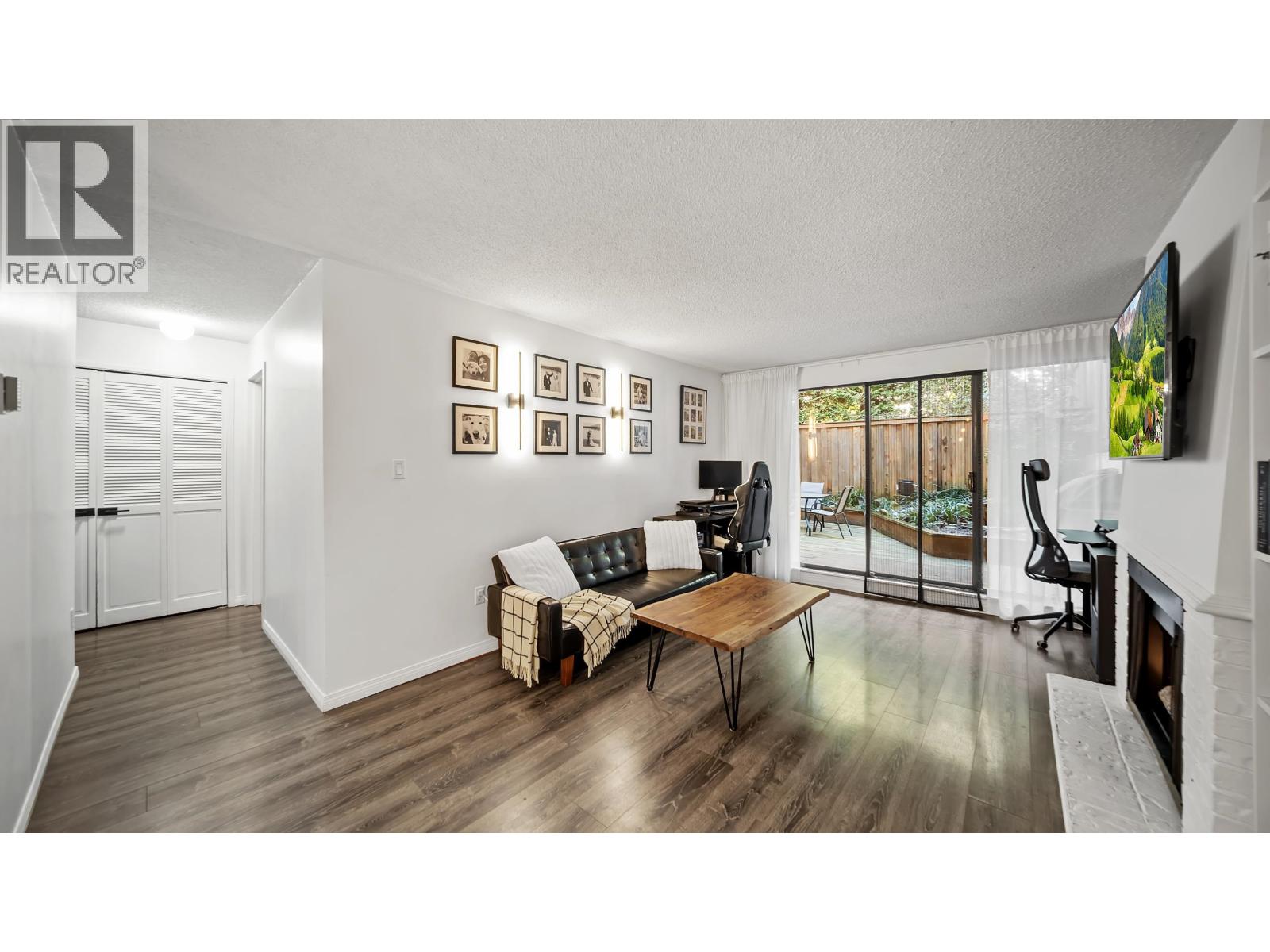 214 5340 Hastings Street, Burnaby, British Columbia  V5B 1R1 - Photo 4 - R3105060