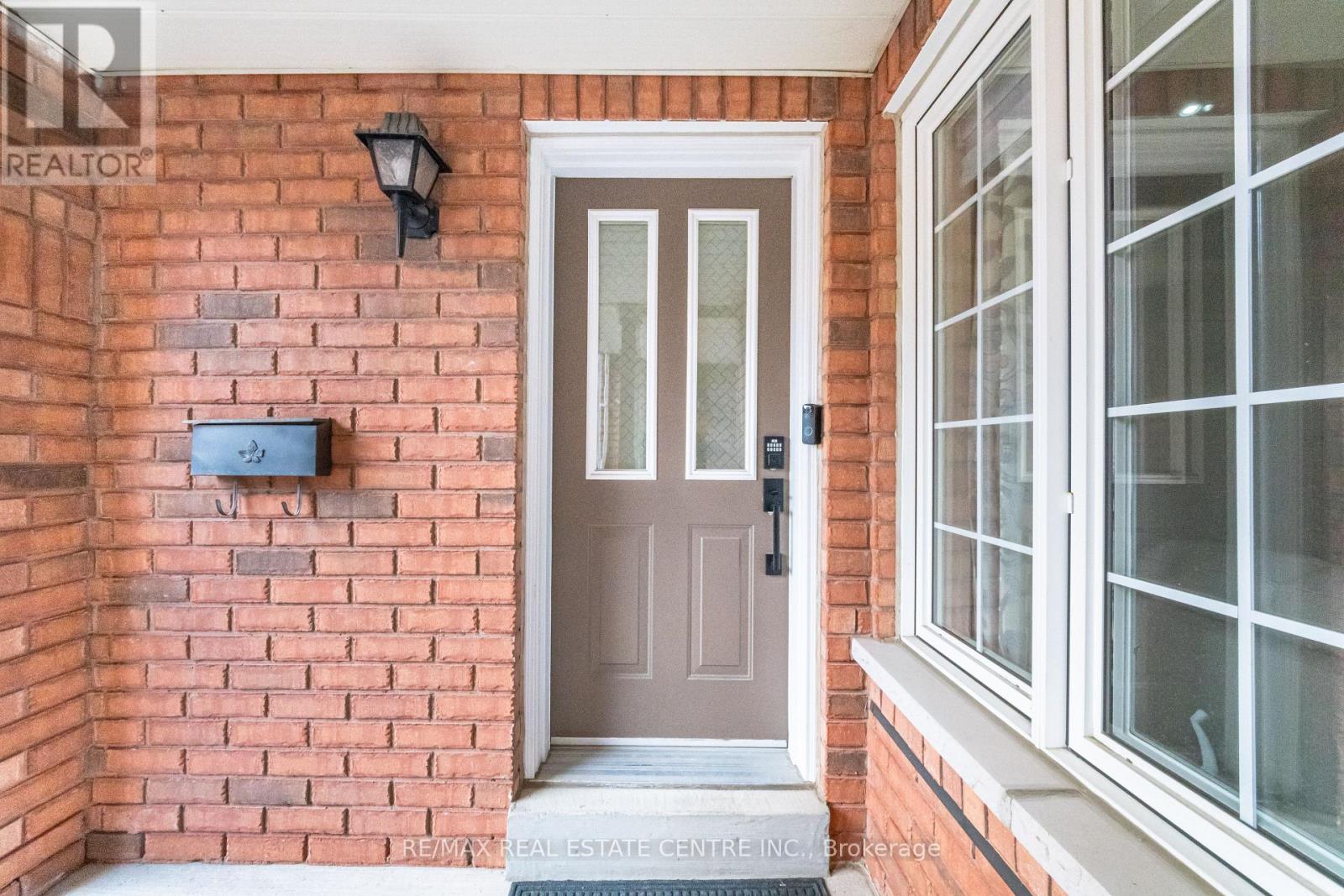 62 - 2665 Thomas Street, Mississauga, Ontario  L5M 6G6 - Photo 4 - W12939272