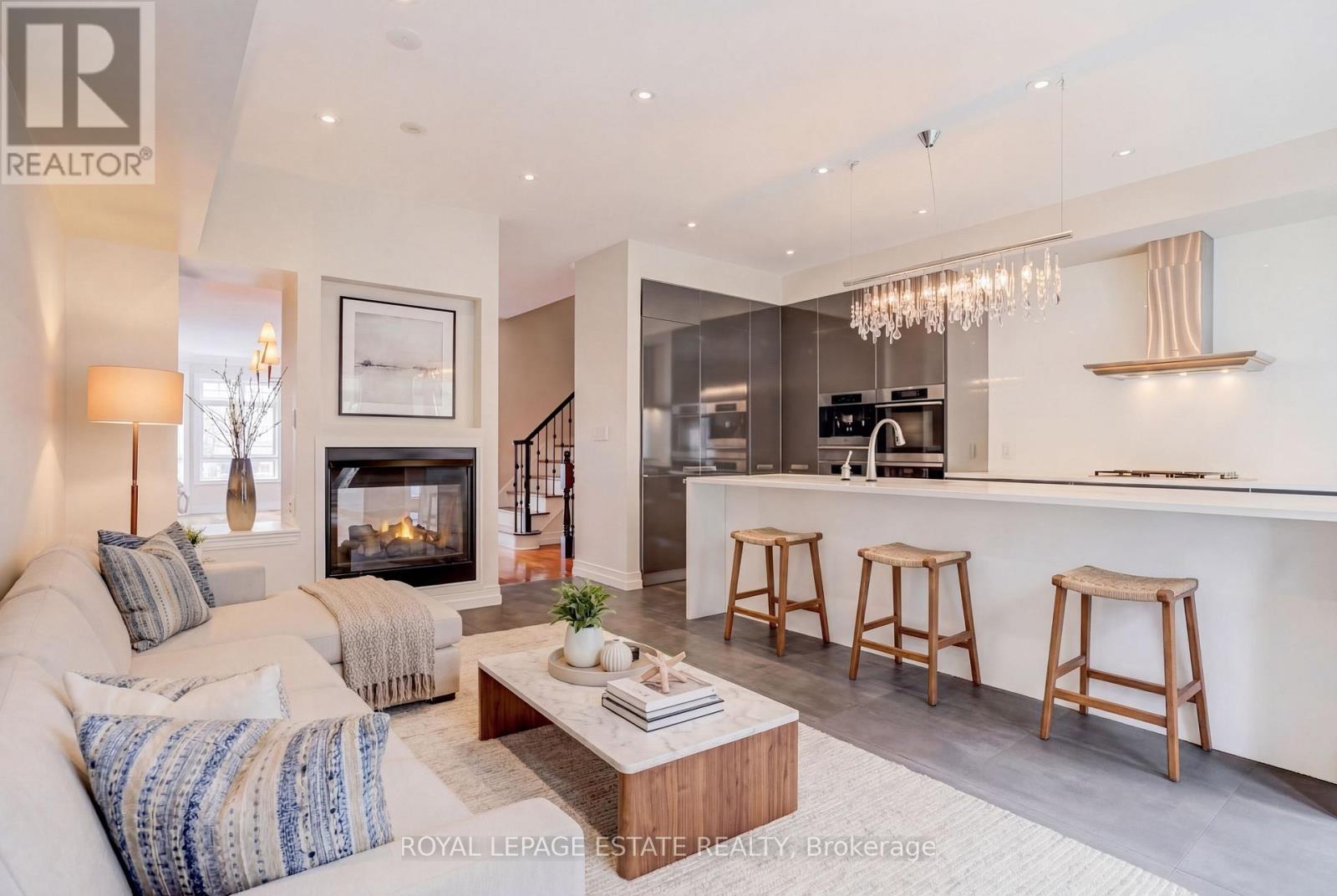 66 Compass Way, Mississauga, Ontario  L5G 4T8 - Photo 12 - W12939356