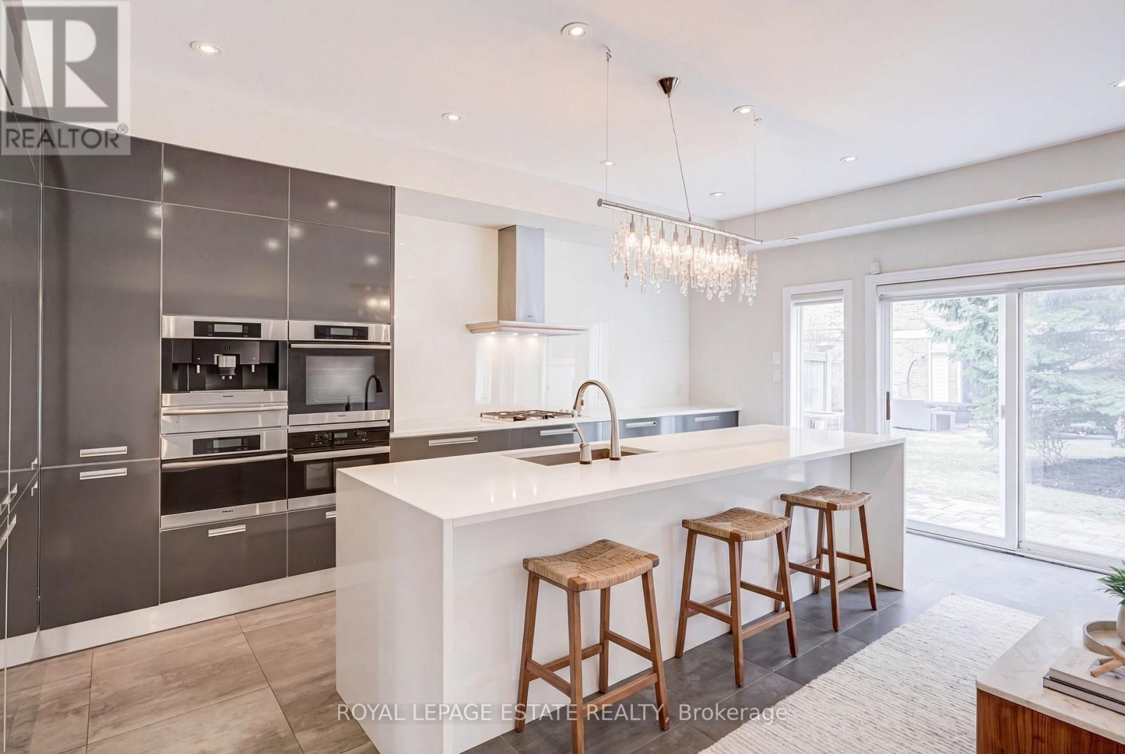 66 Compass Way, Mississauga, Ontario  L5G 4T8 - Photo 13 - W12939356