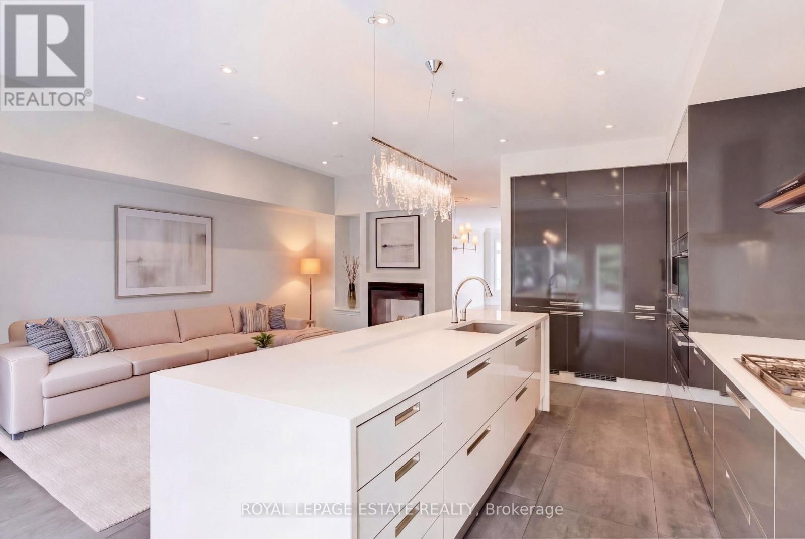 66 Compass Way, Mississauga, Ontario  L5G 4T8 - Photo 17 - W12939356