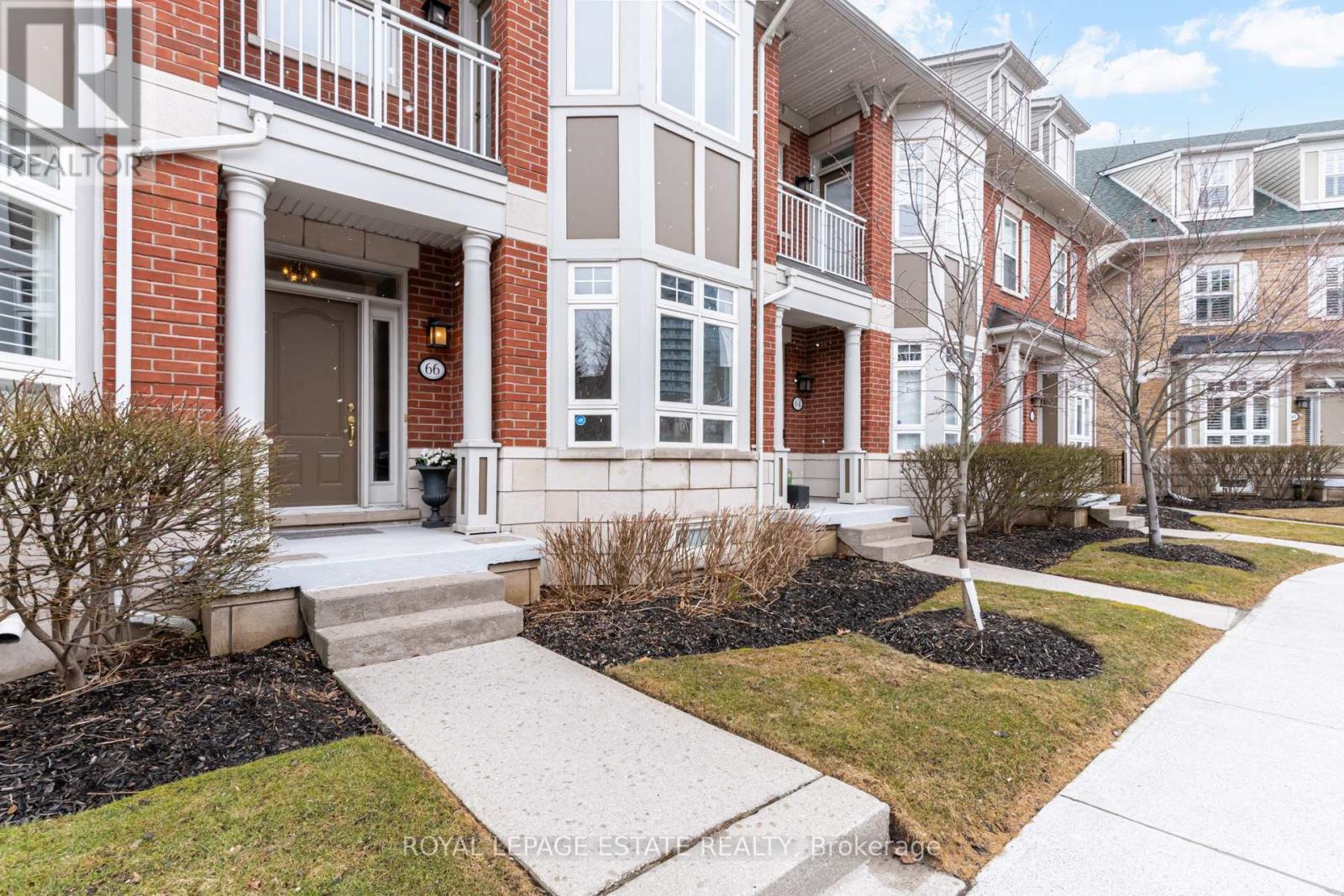 66 Compass Way, Mississauga, Ontario  L5G 4T8 - Photo 4 - W12939356