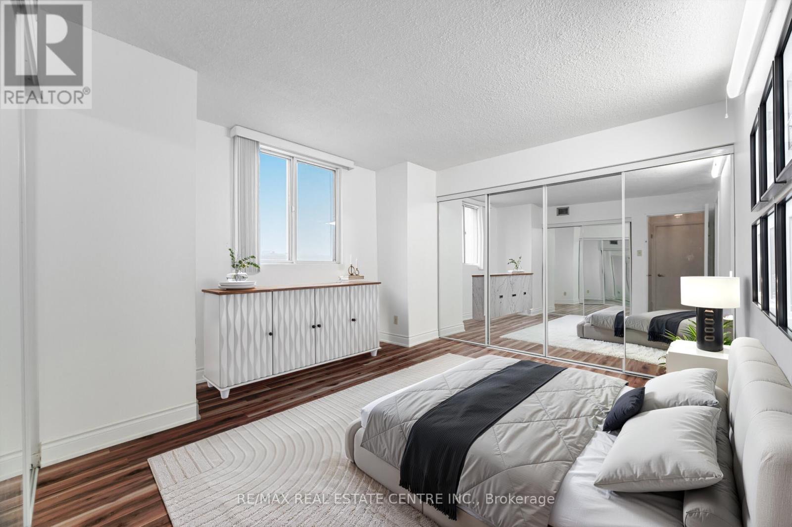 811 - 115 Hillcrest Avenue, Mississauga, Ontario  L5B 3Y9 - Photo 15 - W12939358