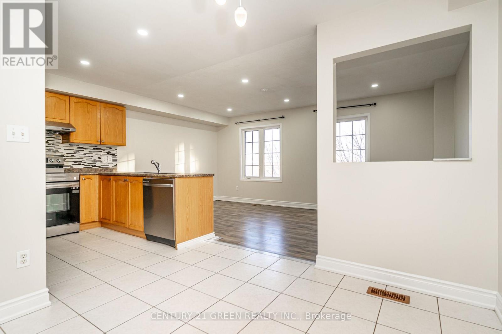 449 Aspendale Crescent, Mississauga, Ontario  L5W 0E7 - Photo 11 - W12939364