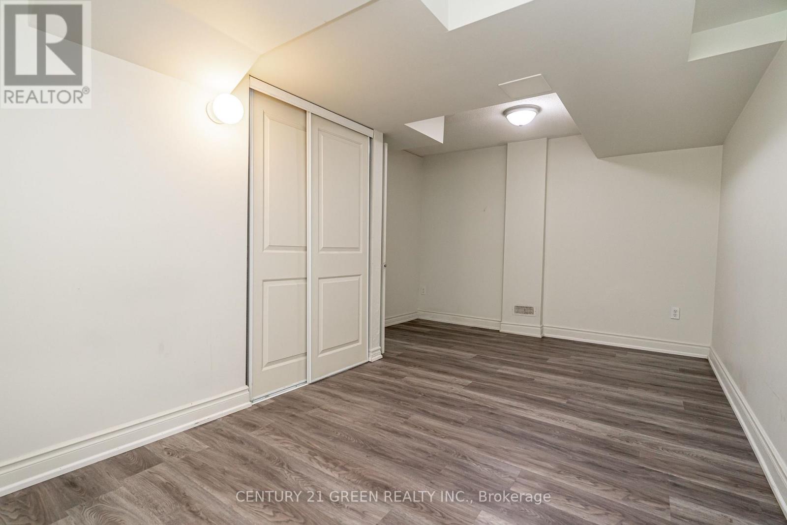 449 Aspendale Crescent, Mississauga, Ontario  L5W 0E7 - Photo 38 - W12939364