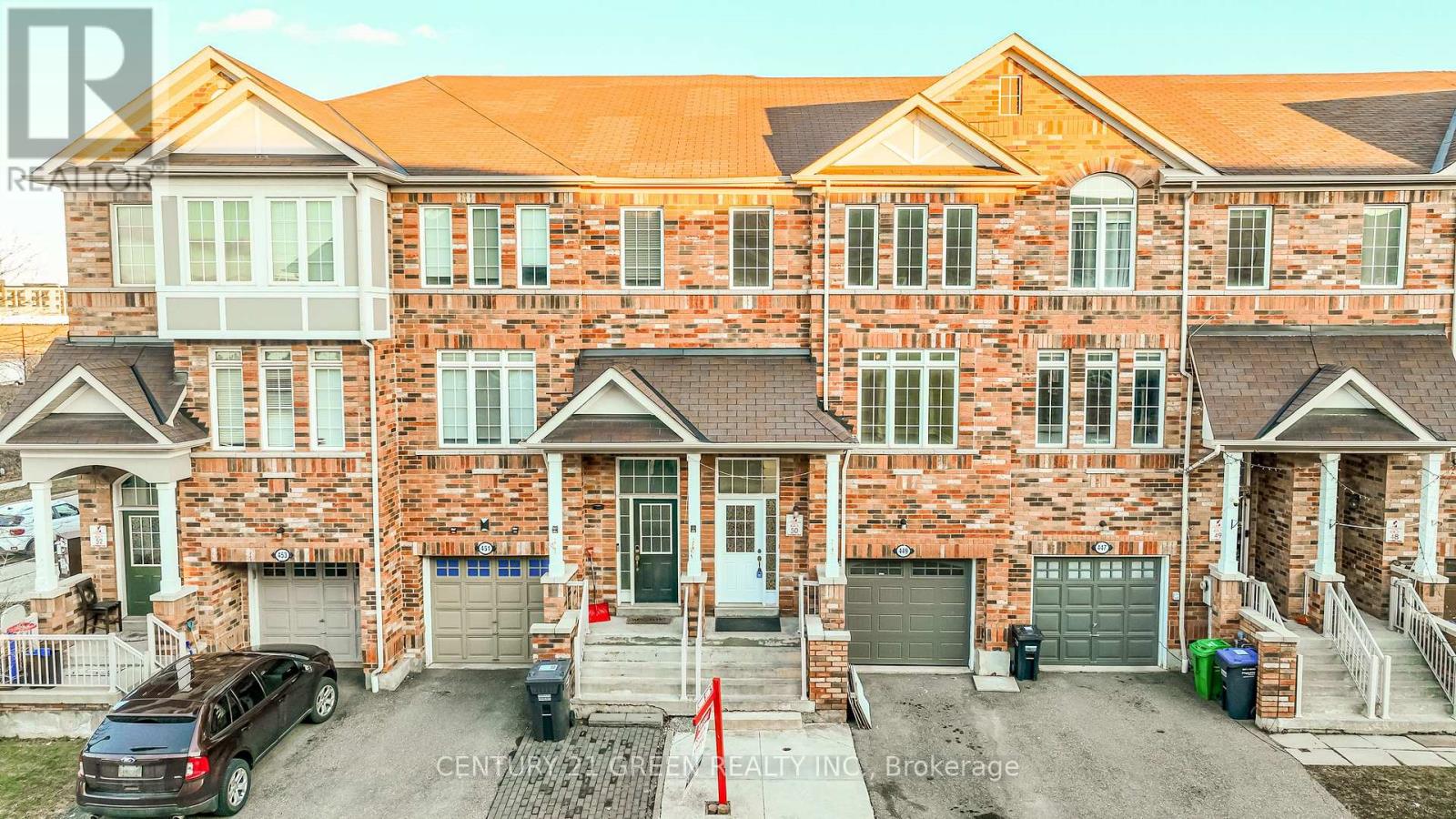 449 Aspendale Crescent, Mississauga, Ontario  L5W 0E7 - Photo 4 - W12939364