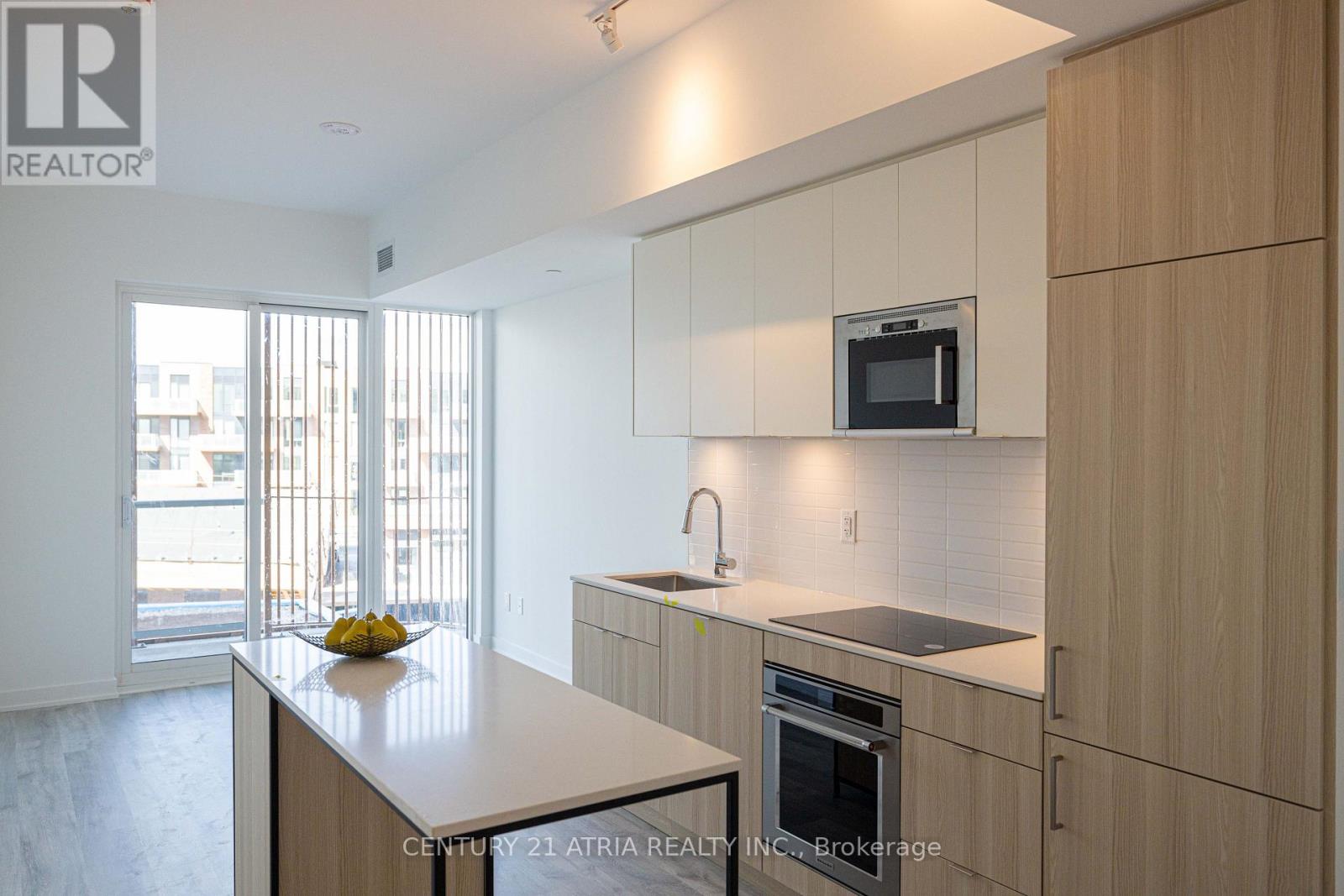 427 - 220 Missinnihe Way, Mississauga, Ontario  L5H 0A9 - Photo 2 - W12939370