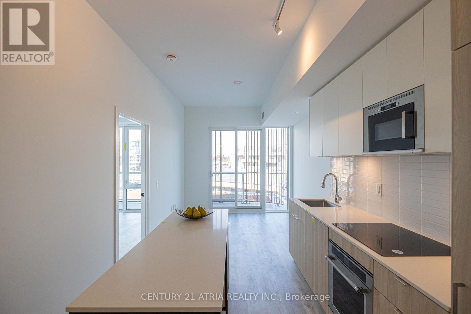 427 - 220 Missinnihe Way, Mississauga, Ontario  L5H 0A9 - Photo 4 - W12939370