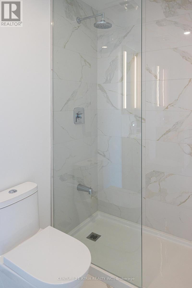 427 - 220 Missinnihe Way, Mississauga, Ontario  L5H 0A9 - Photo 8 - W12939370