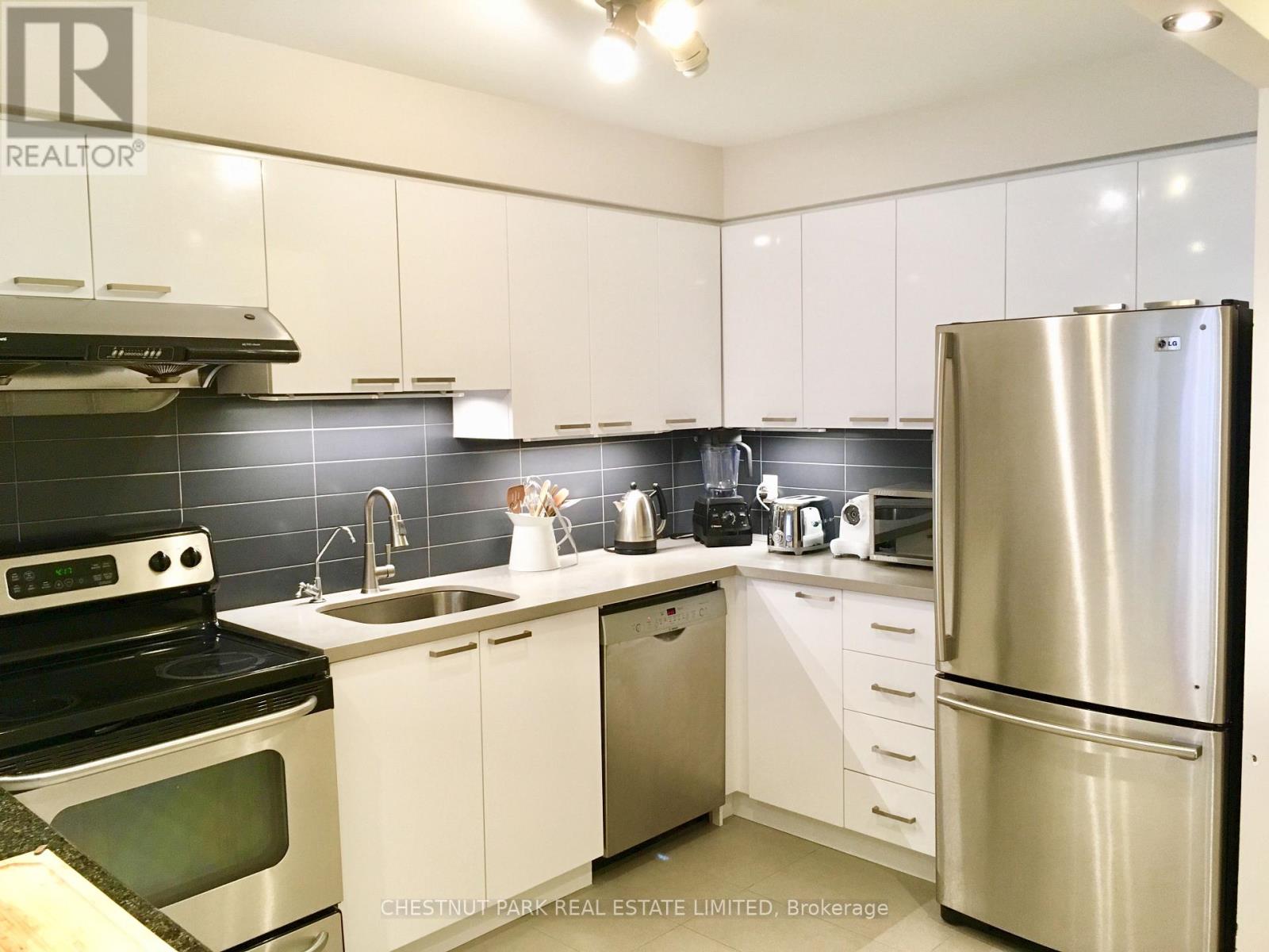 1849 Davenport Road, Toronto, Ontario  M6N 1B8 - Photo 4 - W12939392