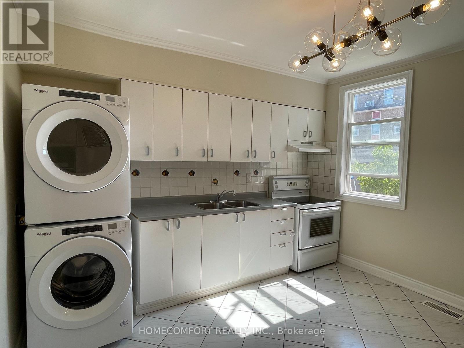 Main - 83 Hounslow Heath Road, Toronto, Ontario  M6N 1G7 - Photo 4 - W12939396