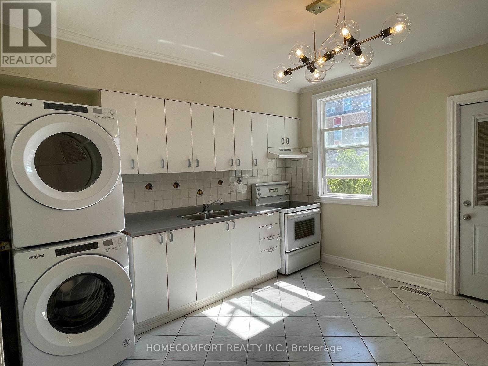 Main - 83 Hounslow Heath Road, Toronto, Ontario  M6N 1G7 - Photo 5 - W12939396