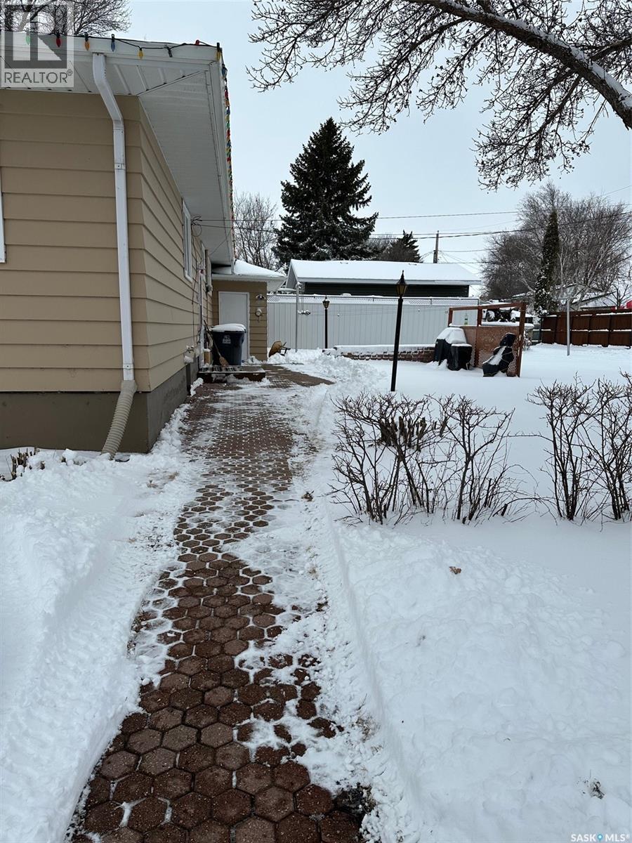 400 Gallaway Street, Estevan, Saskatchewan  S4A 0A9 - Photo 27 - SK031694