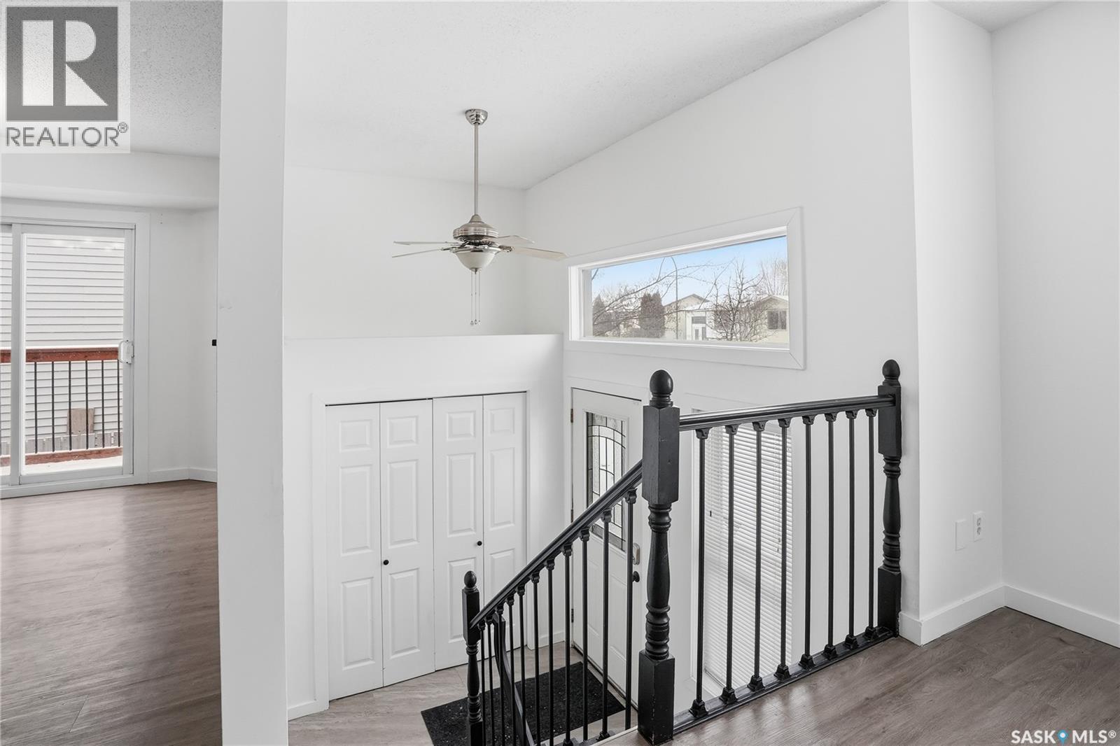 330 Carter Crescent, Saskatoon, Saskatchewan  S7L 7K5 - Photo 2 - SK031669