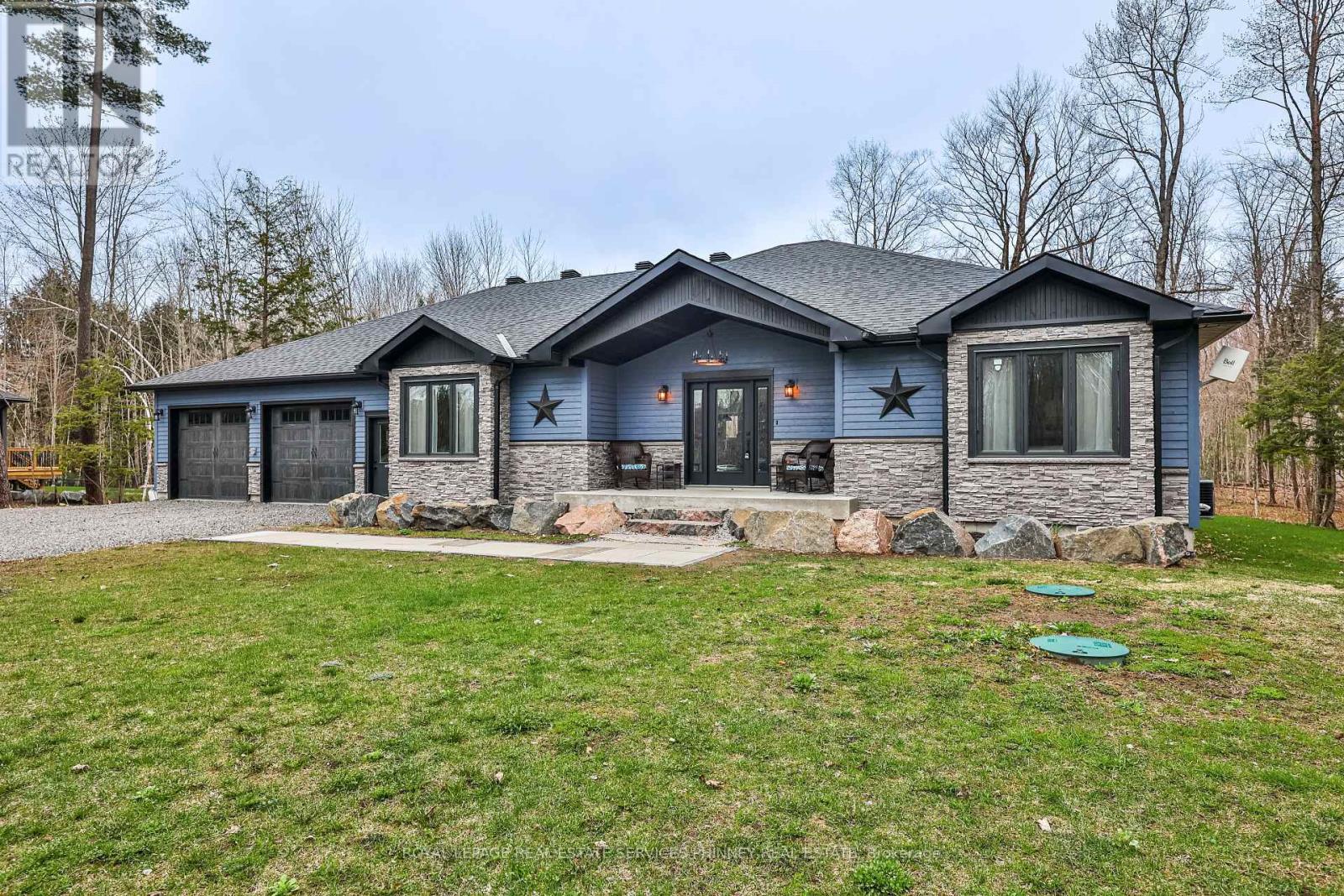 1068 Xavier Street, Gravenhurst, Ontario  P0E 1G0 - Photo 3 - X12939322