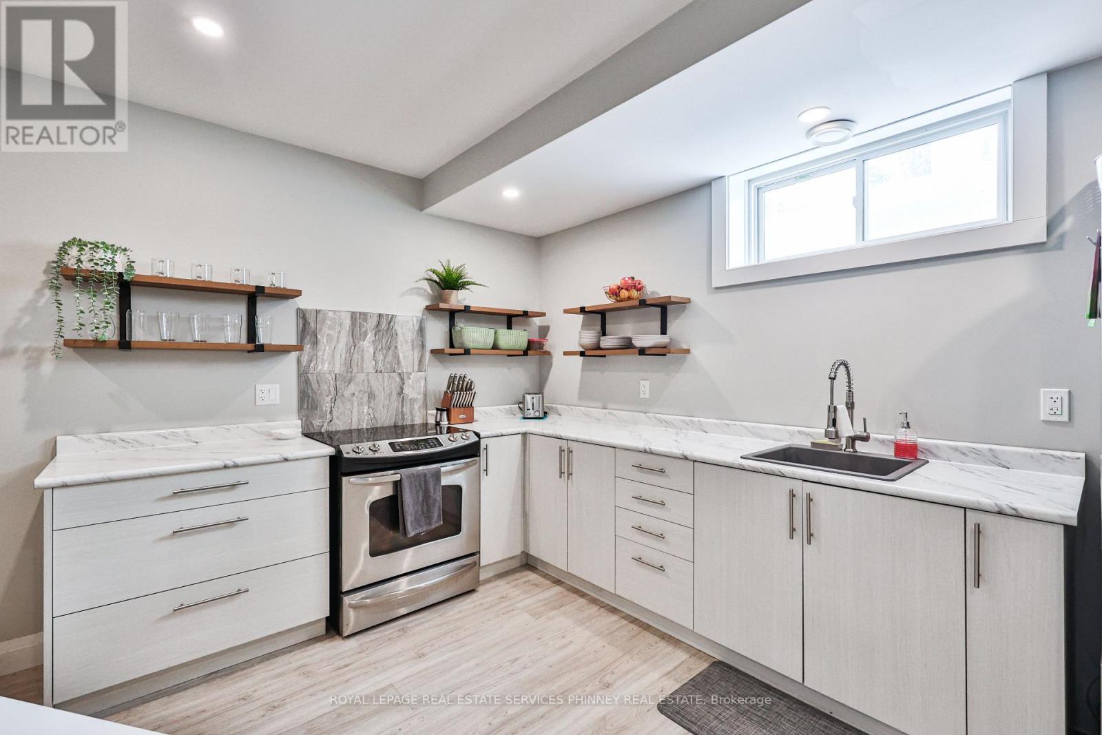 1068 Xavier Street, Gravenhurst, Ontario  P0E 1G0 - Photo 34 - X12939322