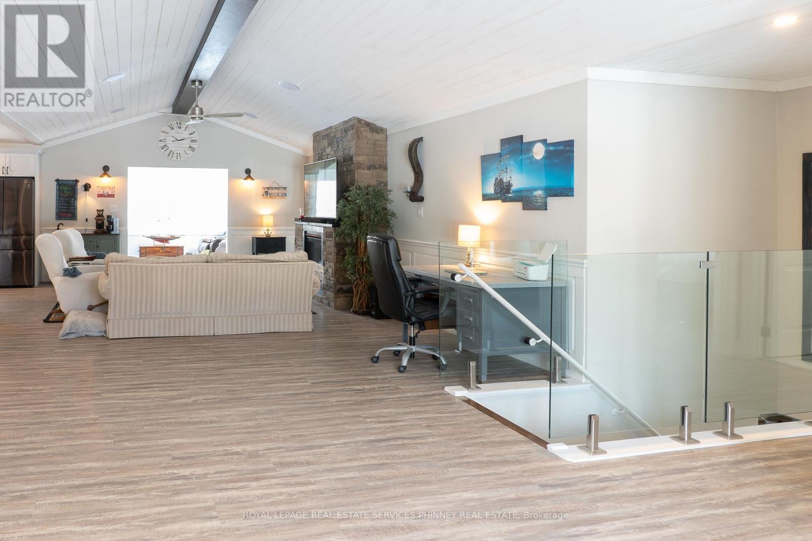 1068 Xavier Street, Gravenhurst, Ontario  P0E 1G0 - Photo 8 - X12939322