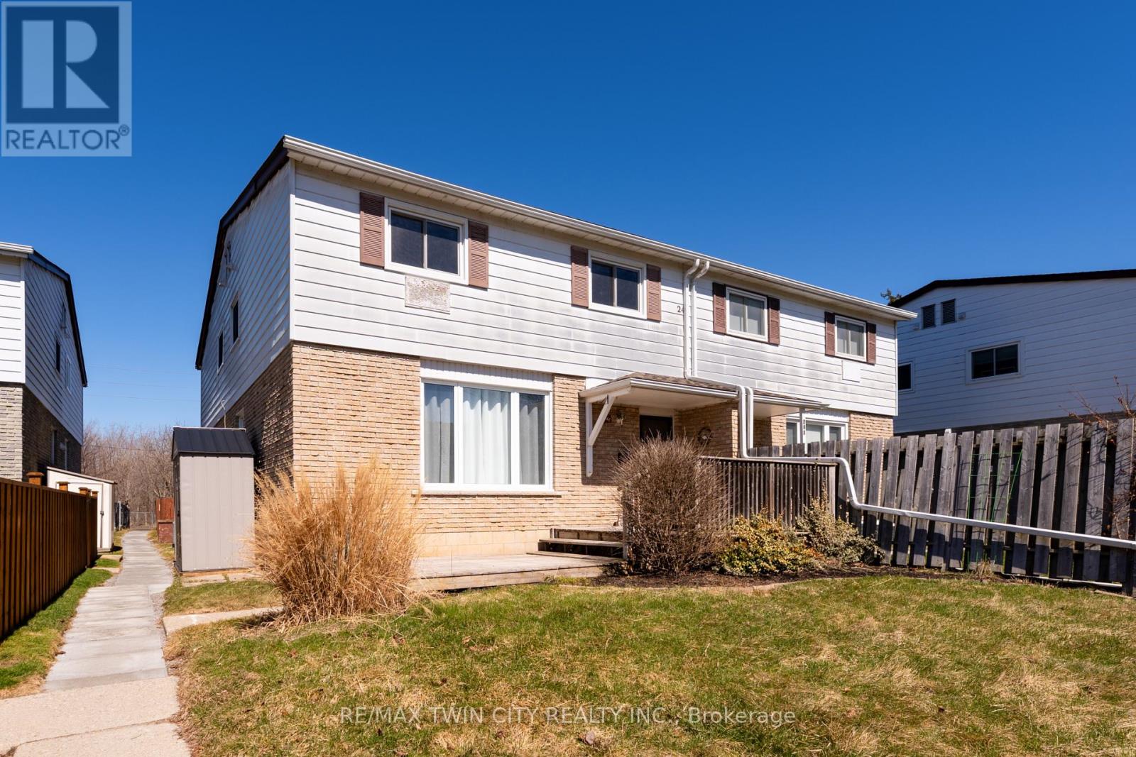 Unit C - 24 Oakhill Drive, Brantford, Ontario  N3T 1R1 - Photo 2 - X12939332