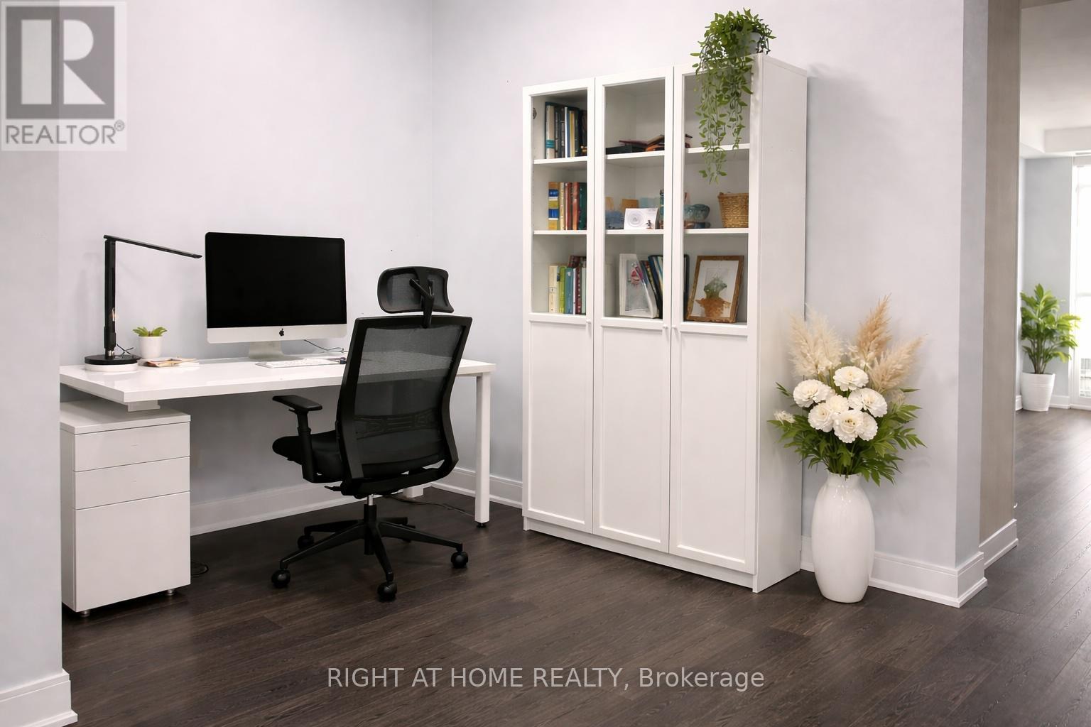 708 - 150 Main Street W, Hamilton, Ontario  L8P 1H8 - Photo 4 - X12939360