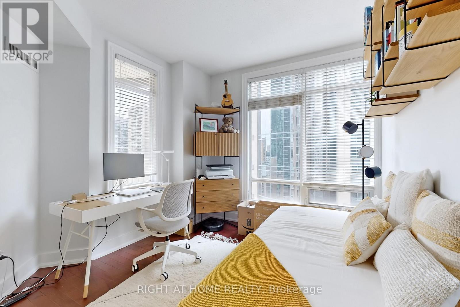 1109 - 100 Hayden Street, Toronto, Ontario  M4Y 3C7 - Photo 32 - C12938950