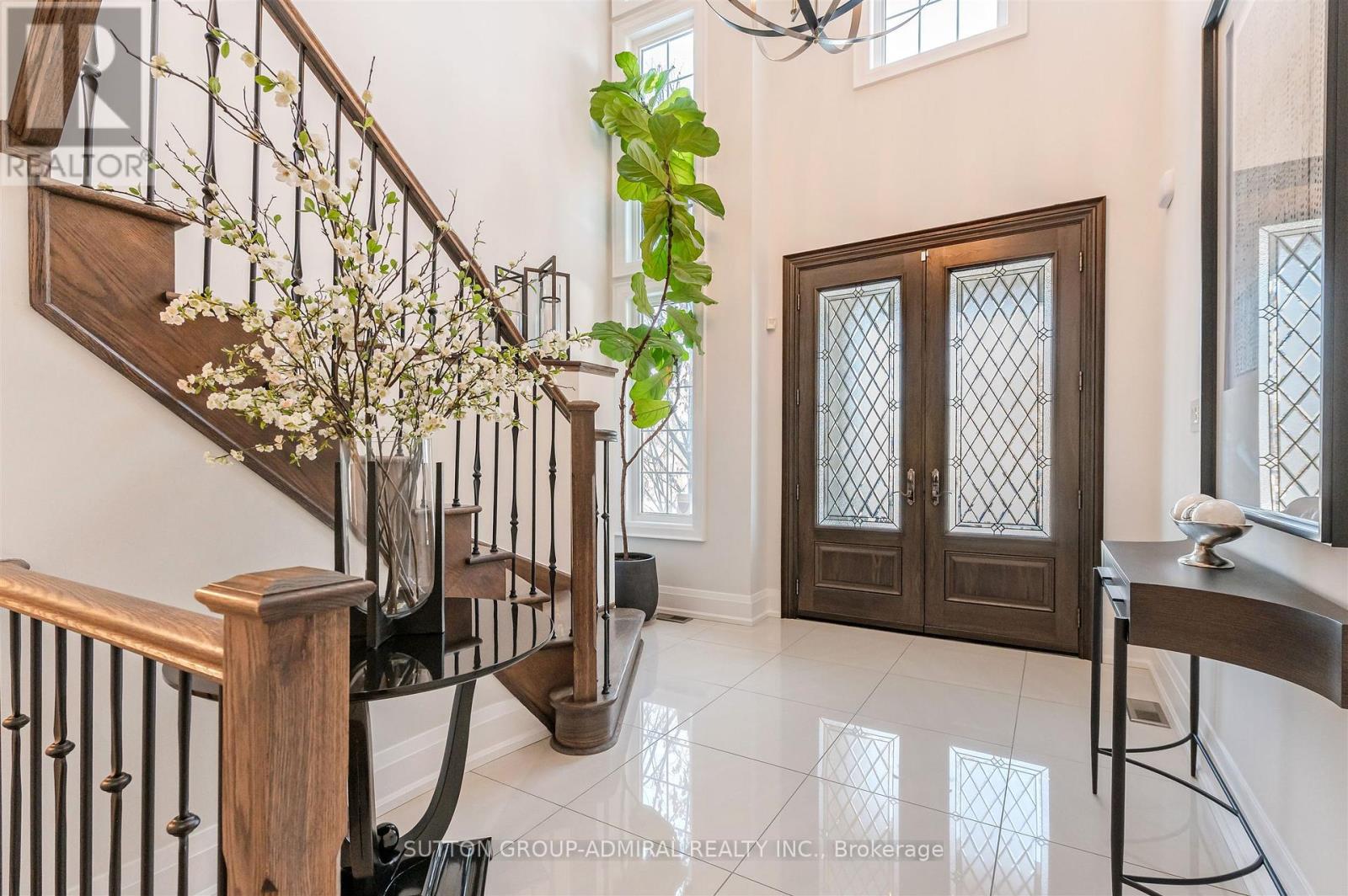 15 Stormont Trail, Vaughan (Vellore Village), Ontario  L4H 3W5 - Photo 4 - N12868140