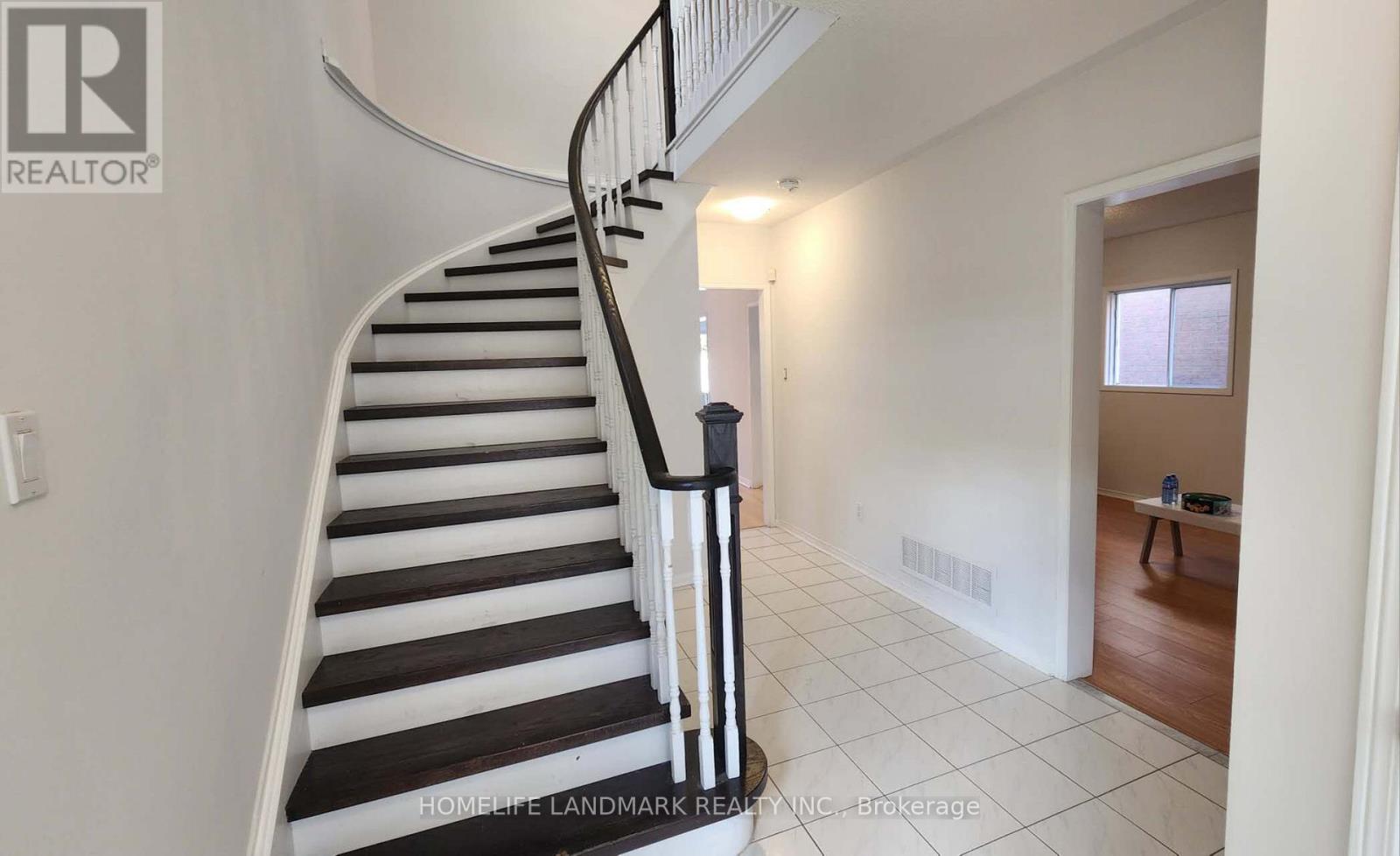 48 Painted Rock Avenue, Richmond Hill (Westbrook), Ontario  L4S 1R6 - Photo 5 - N12674866