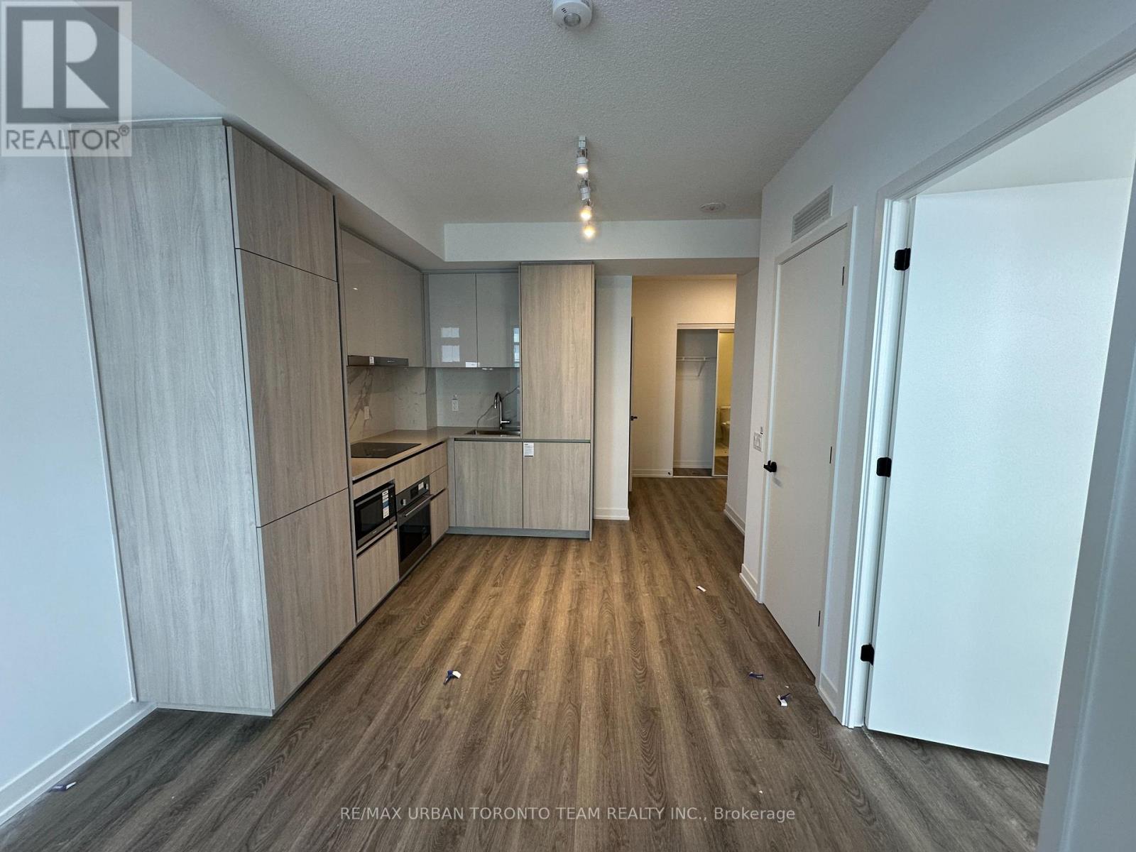 5515 - 8 Interchange Way, Vaughan (Vaughan Corporate Centre), Ontario  L4K 5Z7 - Photo 6 - N12809292