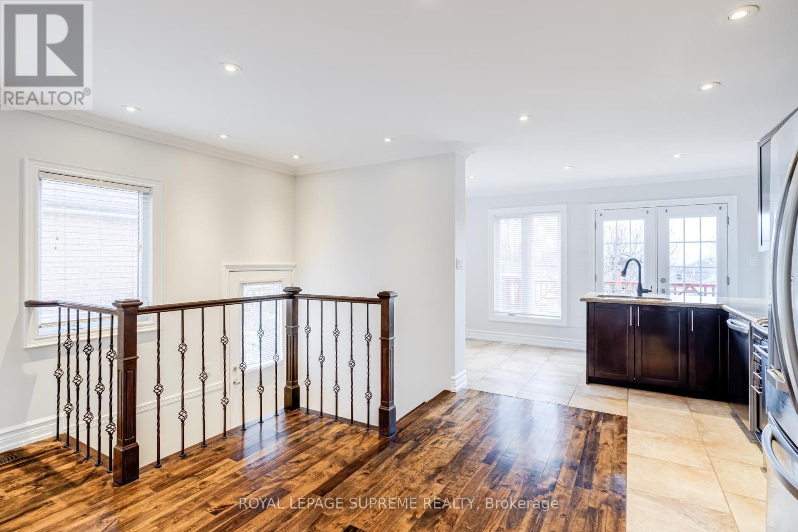 18 Fairweather Road, Toronto, Ontario  M6M 4C7 - Photo 10 - W12913570