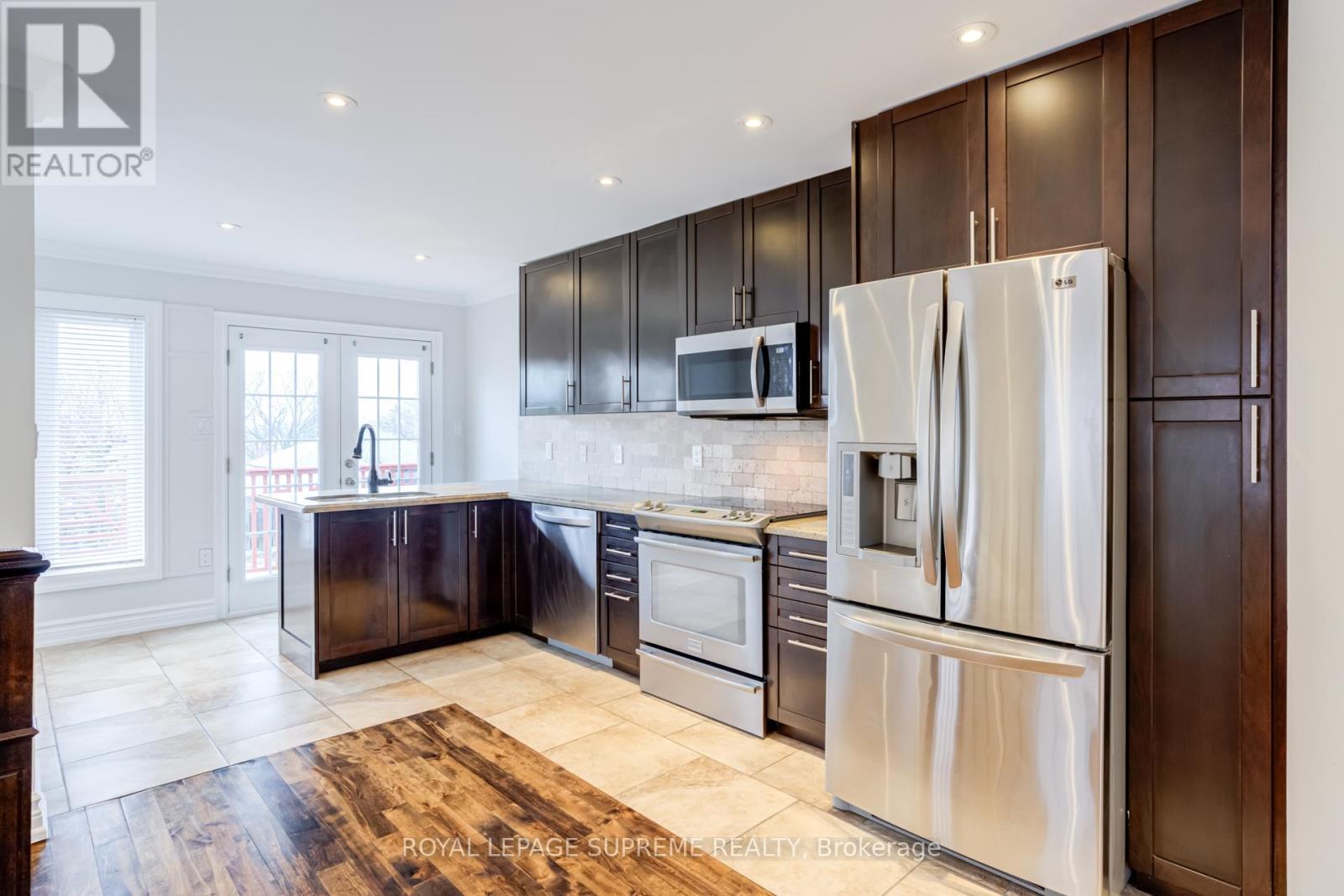 18 Fairweather Road, Toronto, Ontario  M6M 4C7 - Photo 13 - W12913570